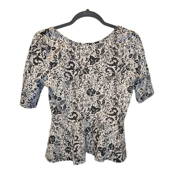 Timing Scoop Neck Blouse - Picture 2 of 4